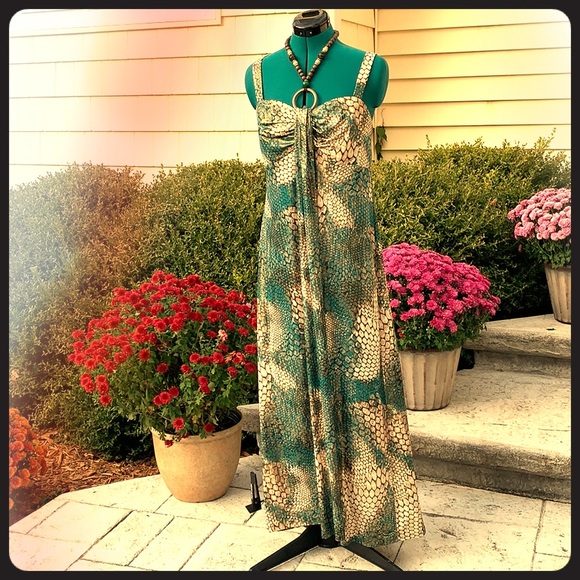 Roz & Ali Dresses & Skirts - Stunning snakeskin print dress green and gold 14